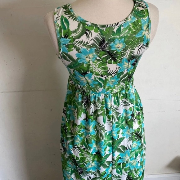 Vacation Tropical Print Maxi with pockets! - Picture 3 of 5
